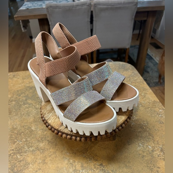 I D Required Platform Funky Sandals - Picture 2 of 10